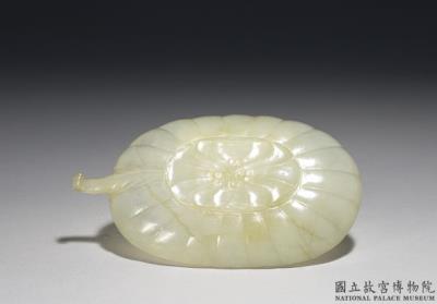 图片[3]-Jade dish with single handle and lid. India-China Archive